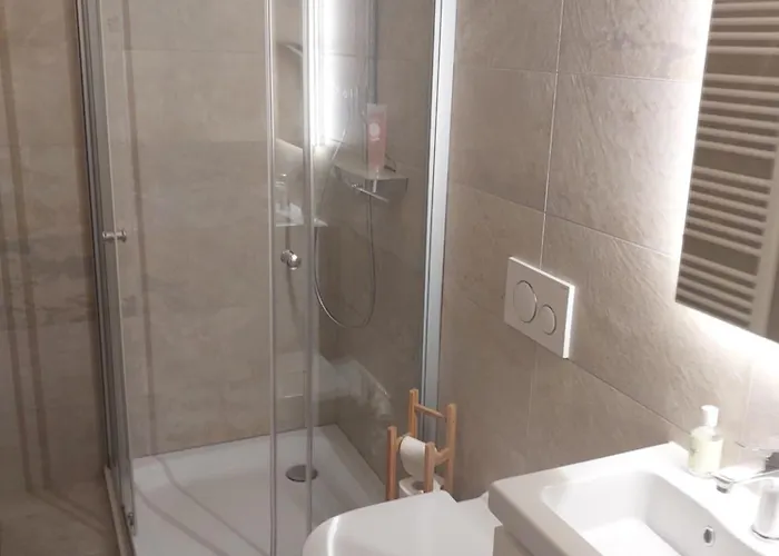 Chalets Vacances * 阿旺什